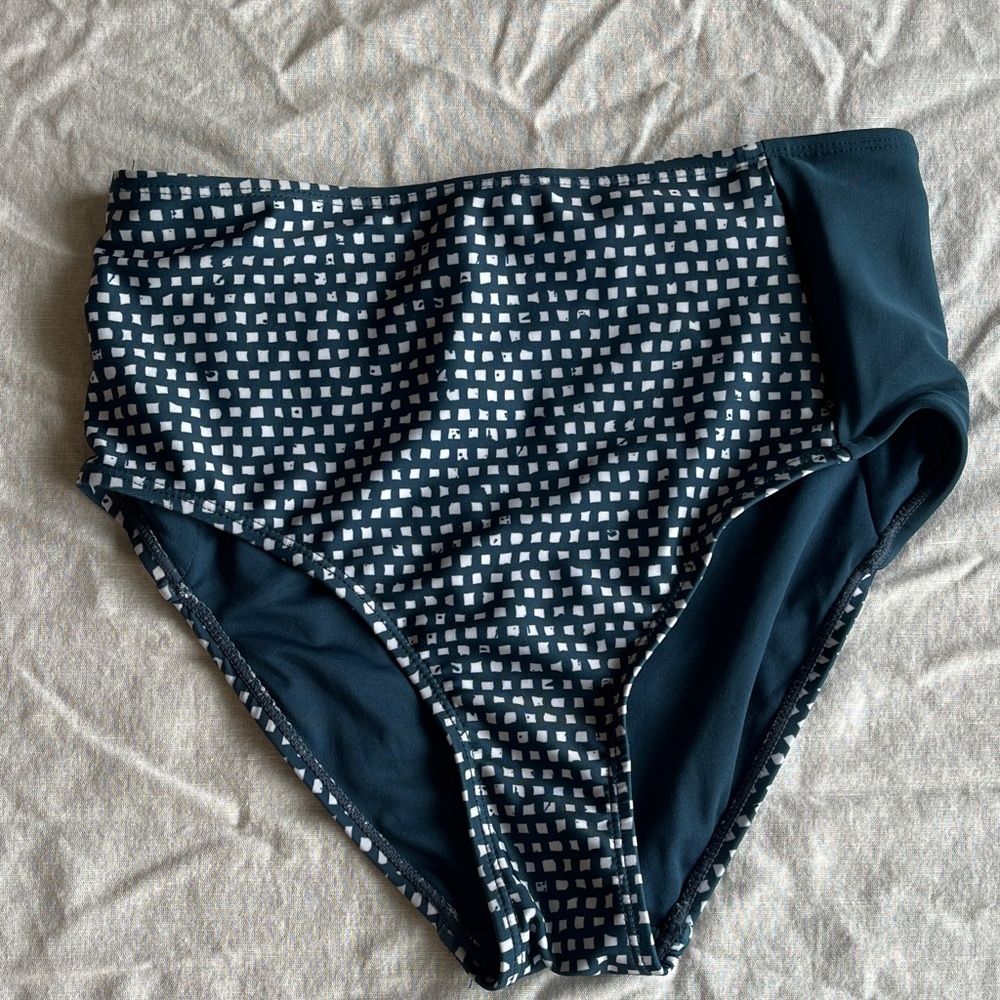 Nani High-Waisted Navy and White Patterned Swim Bottom